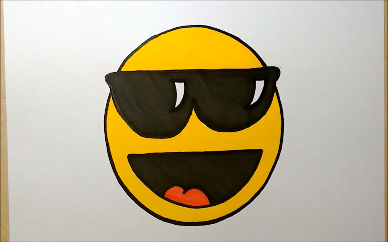 شکلک عینک آفتابیدار